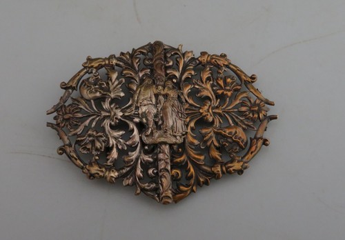 Pierced brass tone - pierced,