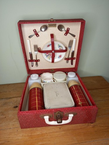 Vintage brexton picnic - vintage, red