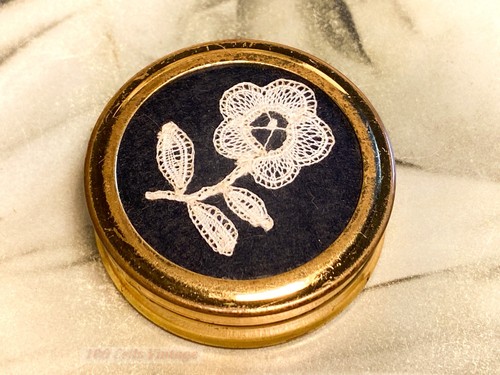 Small black gold - , flower