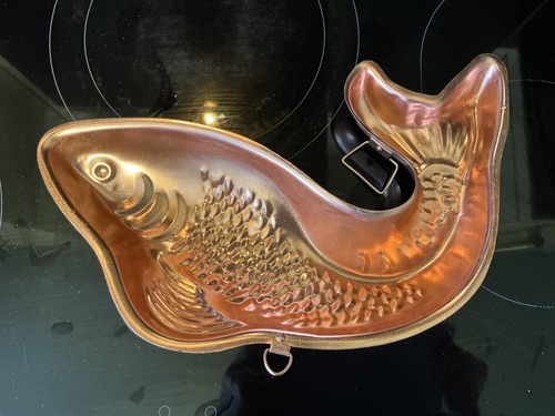 Vintage coloured metal salmon - ,