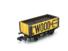 Graham Farish N Gauge Wagon - Wood & Co Ltd 7 Plank - 2116 / 2