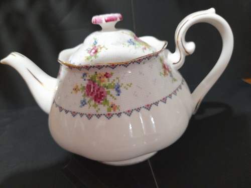 Royal albert petit point - petit,