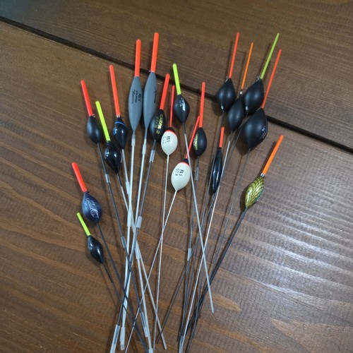 Assorted fishing pole - ,