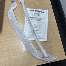 Toyota Avensis Front Grille