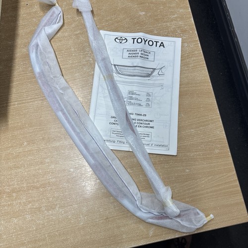 Toyota avensis front grille - toyota,