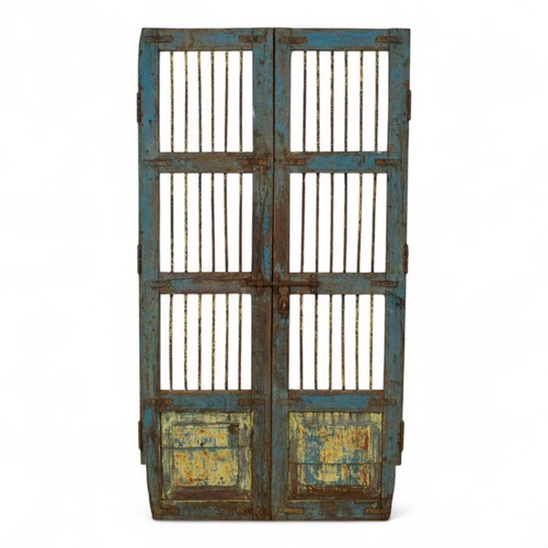 Free delivery pair - free,