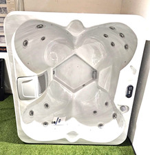 EX DEMO PALM SPAS VALUE 4 SEAT HOT TUB AMERICAN BALBOA 13AMP PLUG 32amp LIGHT