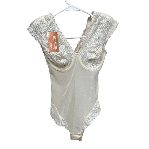 Nwt padded attraction - padded, vintage