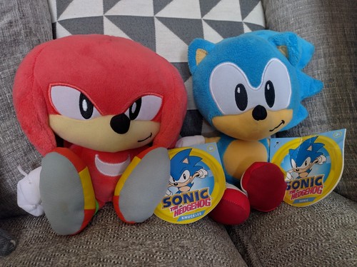 Sonic knuckles plush - &,