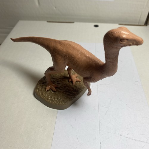 Np351 invicta stenonychosaurus - np351,