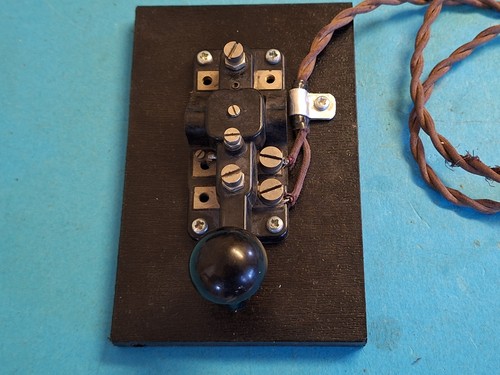 Morse key wooden base - morse,