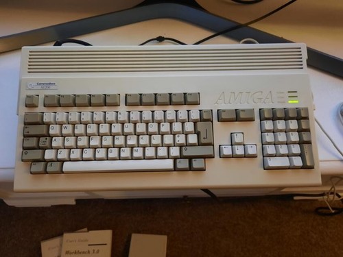 Commodore amiga a1200 - amiga, with
