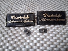 2 Count Badge/Pair ofEmblems