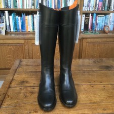 Fairfax and Favour Regina