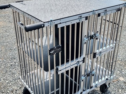 Berth large titan dog show - berth,