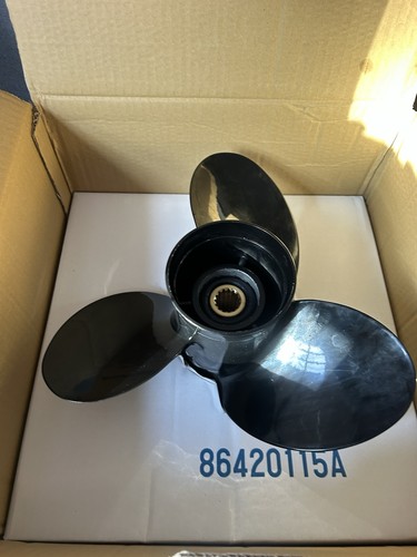 Suzuki outboard propeller - outboard,