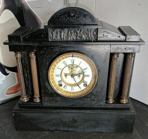 Antique vintage mantle clock