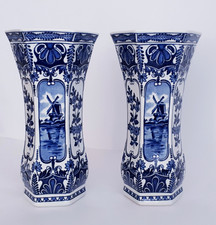DELFT PAIR OF BLUE&WHITE TULIP