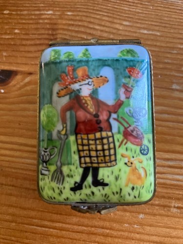 Limoges porcelain trinket box