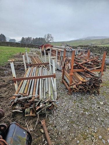 Kwik stage scaffolding - kwik,