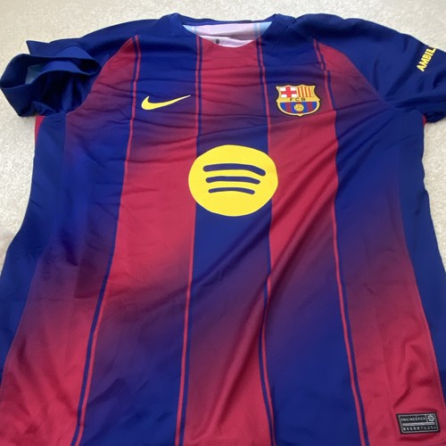 Barcelona xavi 6 signed - barcelona,