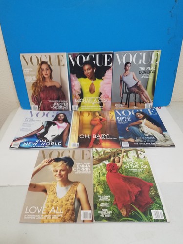 Vogue magazine 2022 lot 8 - vogue,