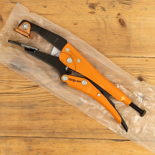 Grip plug weld locking - plug,