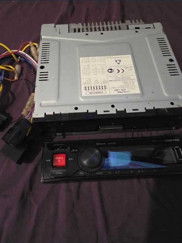 Alpine ute 72bt car - in, radio