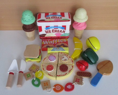 Wooden food bundle - food,