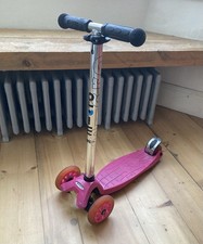 Maxi Micro Scooter with LED Light-Up Wheels