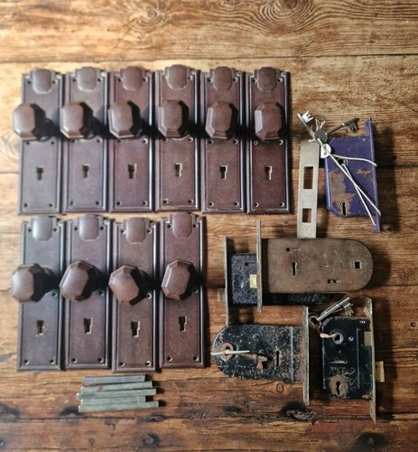 1930s brown bakelite door - 1930s,