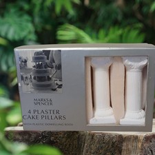 4 Plaster Cake Pillars with