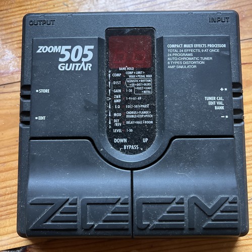 Zoom 505 guitar multi effect - zoom,