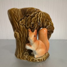Sylvac Pottery Woodland Squirrel Tree Small Vase Number 4233, Vintage 11cmx 11cm