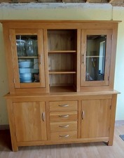 Beautiful Solid Oak Dresser In Excellent Condition