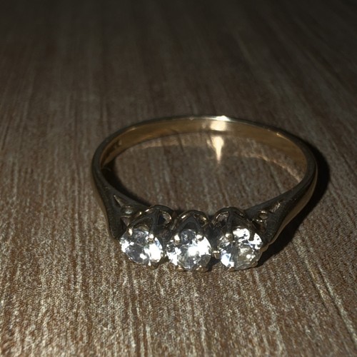Diamond ring 9ct - diamond,