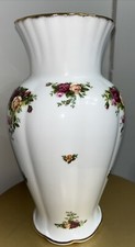 Royal Albert Bone China Old Country Roses Large Vase With Gold - England