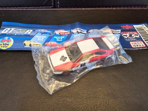 White red toyota - white/red,