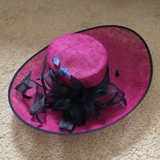 CAPPELLI CONDICI | Pink & Navy Natural Fibre Hat | Feather Detail