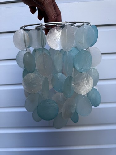 Pale blue light turquoise - blue,