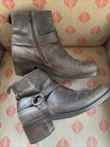 Russell bromley brown - russell,