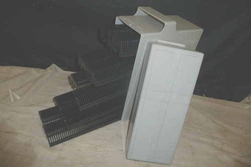 Slide projector cassette trays