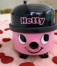 HETTY HOOVER/VAC SERVICED