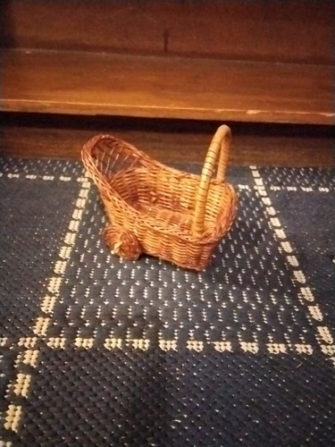 Wicker pram for small doll - small,