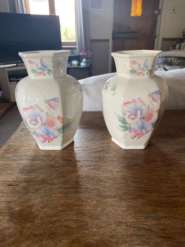 Pair aynsley little - pair, of