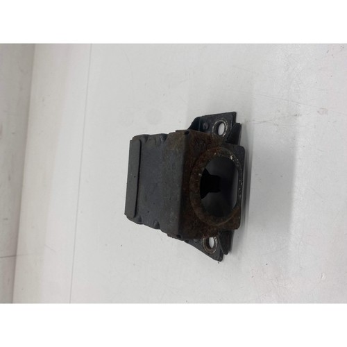 Nissan r35 exhaust hanger - r35,