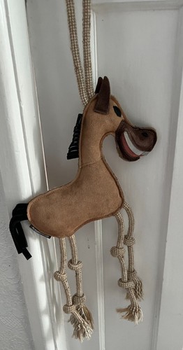 Horse stable toy boredom - ,
