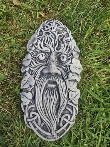 Green man hanging stone - green,