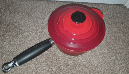 Creuset volcanic red cast - volcanic,