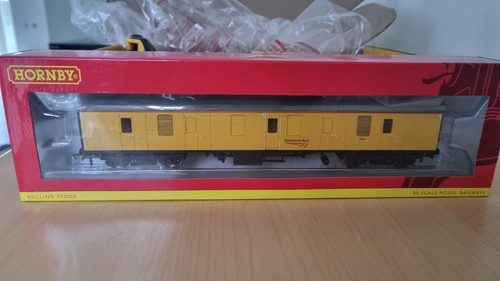 Hornby r4995 network rail - hornby,